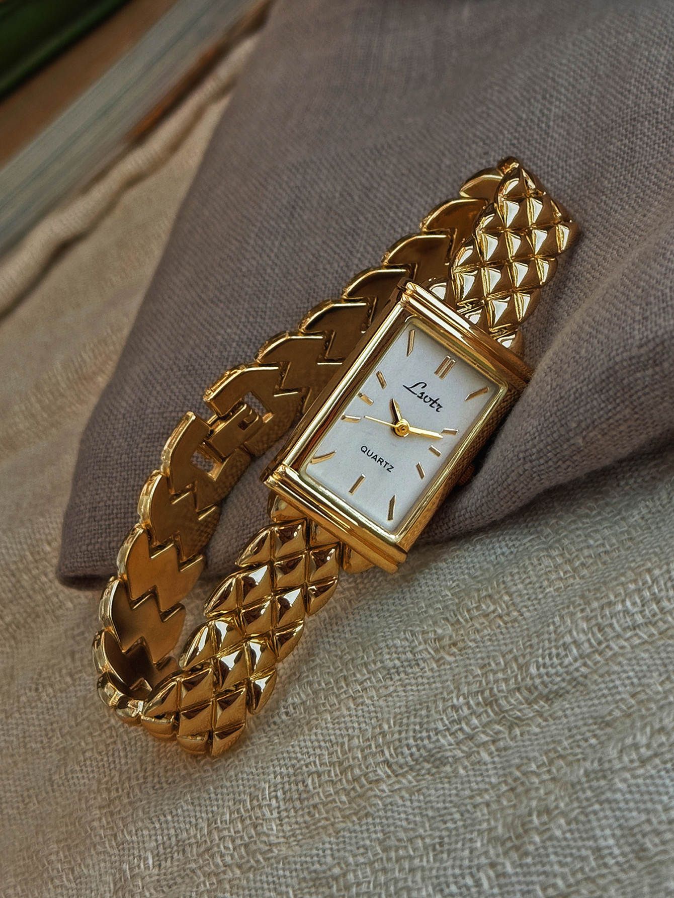 1 New Gold-Colored French High - Luxury Lifestyle Party 리뷰 및 가격